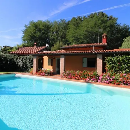 Perelli Sleeps 5 Pool Wifi Villa *
