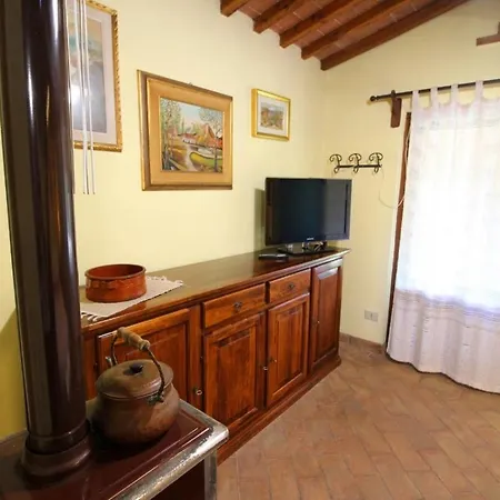 Villa Perelli Sleeps 5 Pool Wifi *
