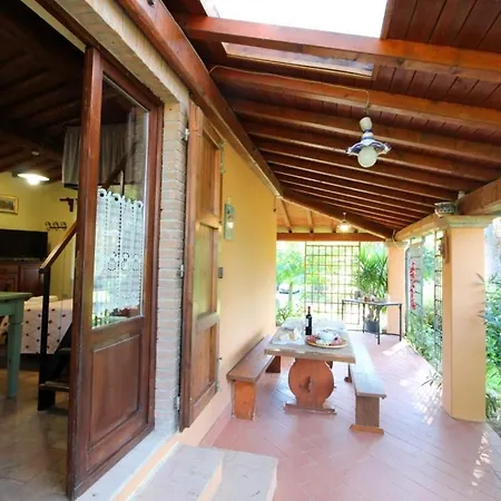 Villa Perelli Sleeps 5 Pool Wifi